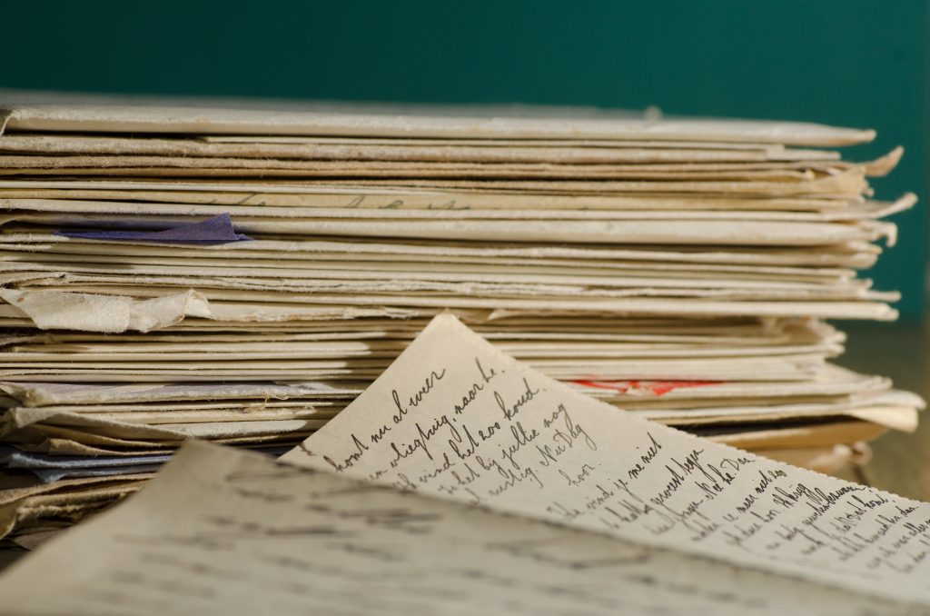 Una tradición eterna: Escribir cartas dentro de libros